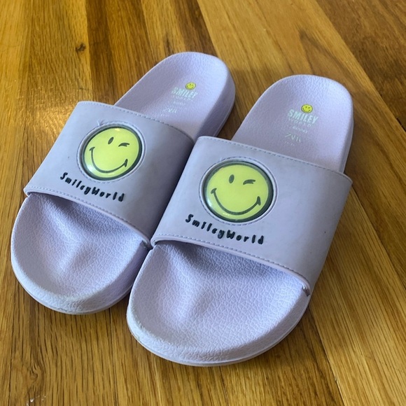 Zara Smiley World Girls Purple Sandals Size 34/35 size 2.5/3 - Picture 1 of 6